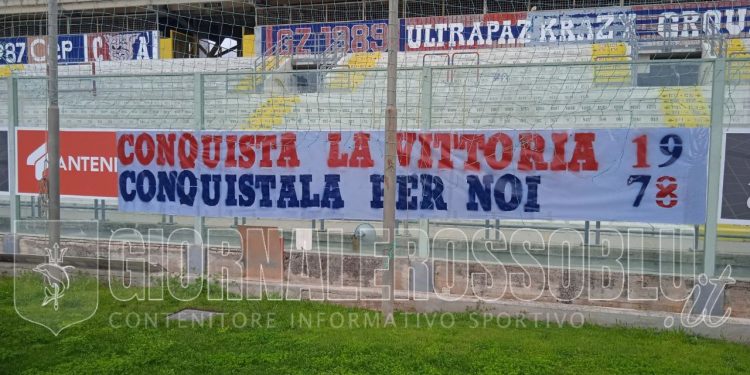Taranto, gli Ultrapaz 1978 vicini alla squadra