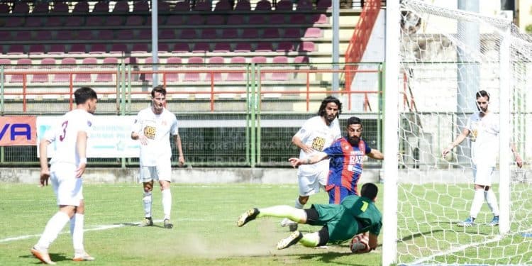 Real Aversa-Taranto 0-0, la moviola: rigore giusto, ma c’era fallo su un difensore rossoblu