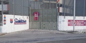 Taranto, altro omaggio dei tifosi all’ingresso degli spogliatoi