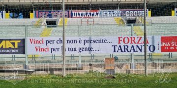 Taranto, i tifosi vicini alla squadra anche contro il Nardò