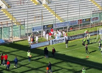Taranto, la squadra saluta “virtualmente” i tifosi a fine partita (LE FOTO)