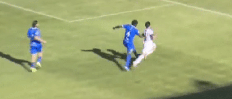 Taranto-Portici 2-3, la moviola: doppio giallo ed espulsione giusta sul portiere ospite