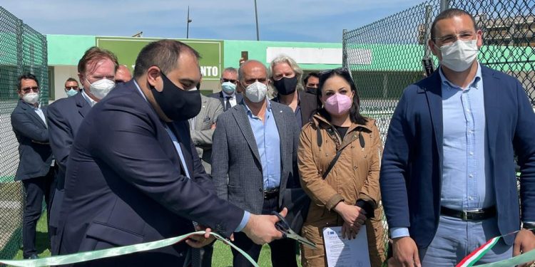Nuovo campo sportivo di Talsano, il taglio del nastro del sindaco Melucci