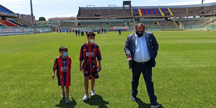 Stadio “Erasmo Iacovone”, il sindaco Melucci svela due targhe