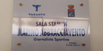 Stadio Iacovone, corretta la targa dedicata a Marino Abbracciavento