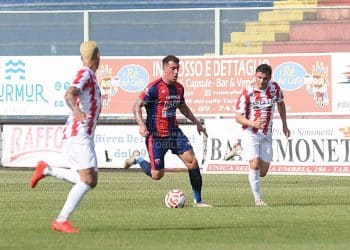 Taranto-Team Altamura 1-0, la cronaca: tempo galantuomo, El Turu Corado regala la vittoria ai rossoblu