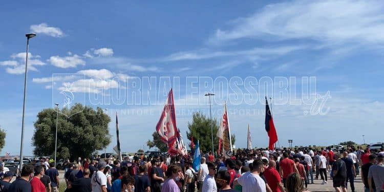 Taranto, i tifosi incontrano la squadra a Parco Cimino: le foto
