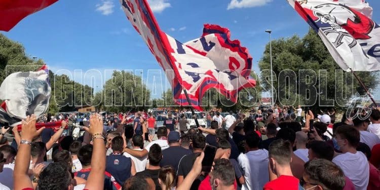 Taranto, i tifosi incontrano la squadra a Parco Cimino: le foto
