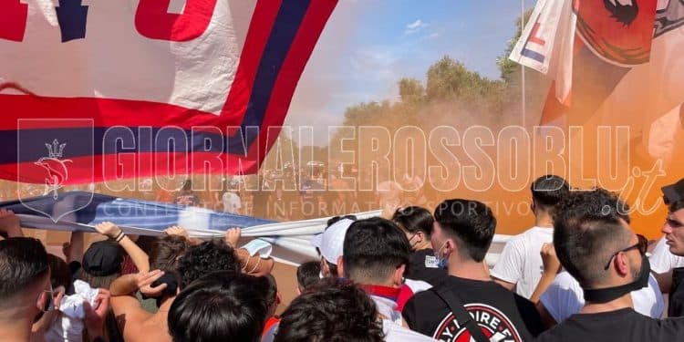Taranto, i tifosi incontrano la squadra a Parco Cimino: le foto