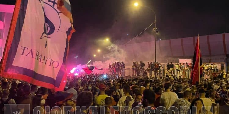 Taranto, scoppia la festa in città: la fotogallery