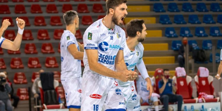 Prisma Taranto Volley, arriva lo schiacciatore Luigi Randazzo