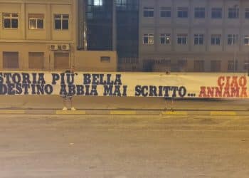 Taranto, tifosi: striscione in ricordo di Annamaria