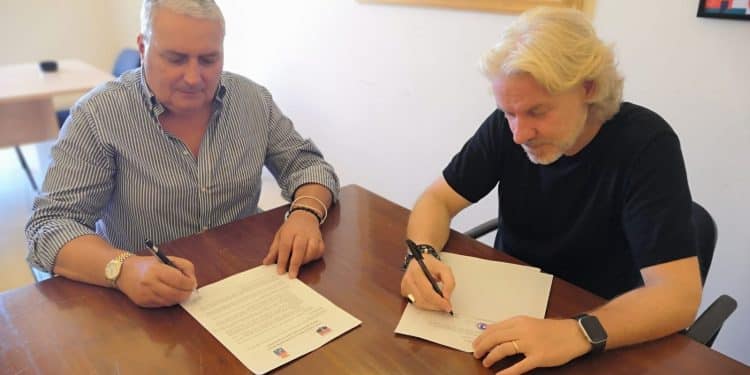 Taranto, sottoscritta la convenzione per l’utilizzo dello Stadio Iacovone