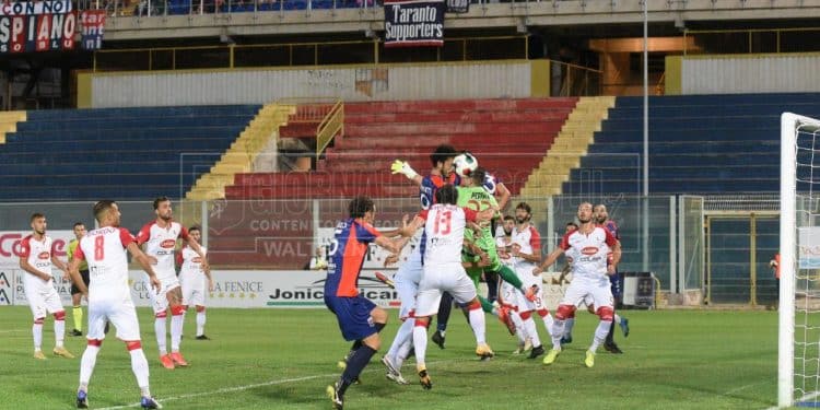 Serie C/C: Taranto e Turris non si fanno male allo Iacovone. Disastro Virtus Francavilla