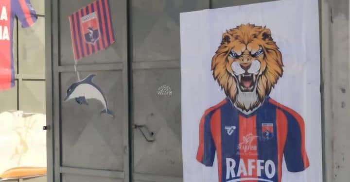 Taranto, i tifosi caricano la squadra prima del match contro il Palermo