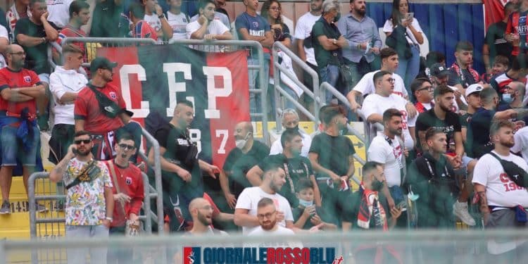 Taranto, la torcida rossoblu motore aggiunto della squadra di Laterza