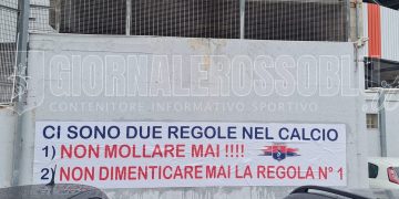 Taranto, i tifosi rossoblù caricano la squadra in vista della trasferta di Catanzaro