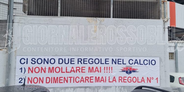 Taranto, i tifosi rossoblù caricano la squadra in vista della trasferta di Catanzaro
