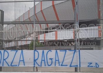 Taranto, tifosi a sostegno della squadra nonostante la disfatta di Catanzaro