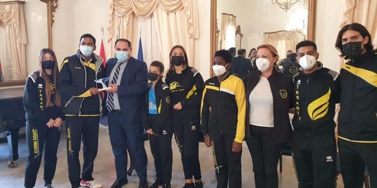 Non solo medaglie: al Club Scherma Taranto gli applausi del Sindaco Melucci