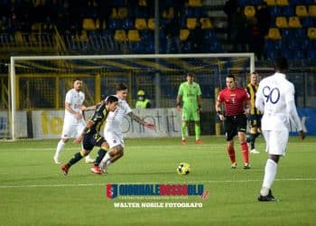 Juve Stabia-Taranto 3-2, la cronaca: al Menti non basta il cuore. Le vespe “stoppano” i rossoblu