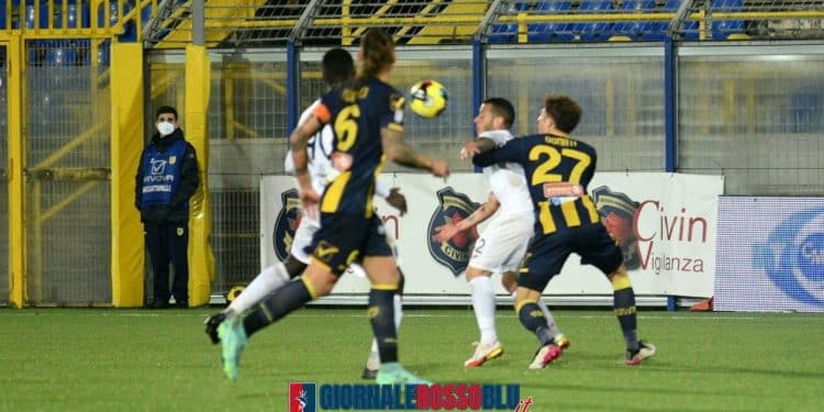 Juve Stabia-Taranto 3-2, la cronaca: al Menti non basta il cuore. Le vespe “stoppano” i rossoblu