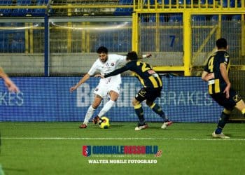 Juve Stabia-Taranto 3-2, la cronaca: al Menti non basta il cuore. Le vespe “stoppano” i rossoblu