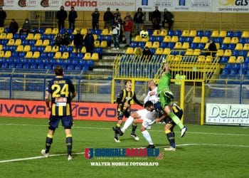 Juve Stabia-Taranto 3-2, la cronaca: al Menti non basta il cuore. Le vespe “stoppano” i rossoblu