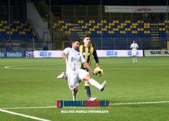 Juve Stabia-Taranto 3-2, la cronaca: al Menti non basta il cuore. Le vespe “stoppano” i rossoblu