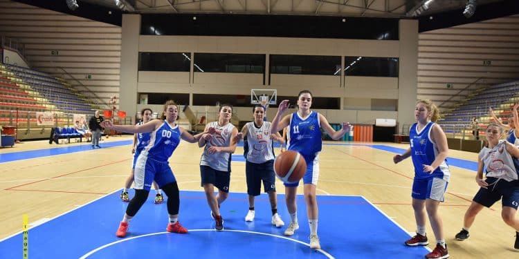 Dinamo Basket Taranto – Intrepida Basket Brindisi 70-47, la fotogallery