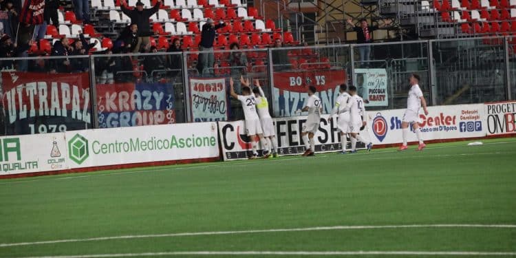 Turris-Taranto 1-2, la cronaca: Saraniti decisivo. Impresa rossoblù a Torre del Greco