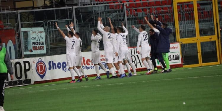 Turris-Taranto 1-2, la cronaca: Saraniti decisivo. Impresa rossoblù a Torre del Greco