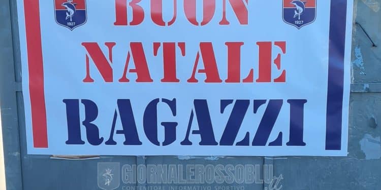 Taranto, gli auguri dei tifosi rossoblù alla squadra