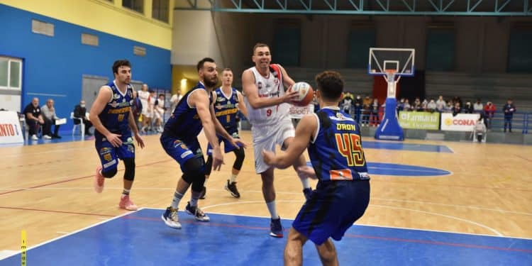 CJ Basket-Bisceglie 84-63, Taranto compie l’impresa!