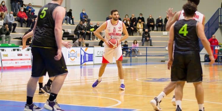 Valentino Basket Castellaneta, nuova sfida al PalaLosito di Corato