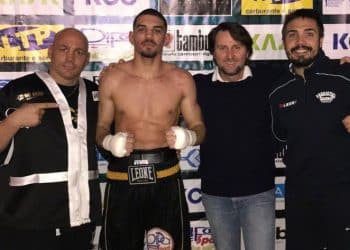 Boxe, strepitoso Nino Rossetti batte Arvelo Segura a Torino