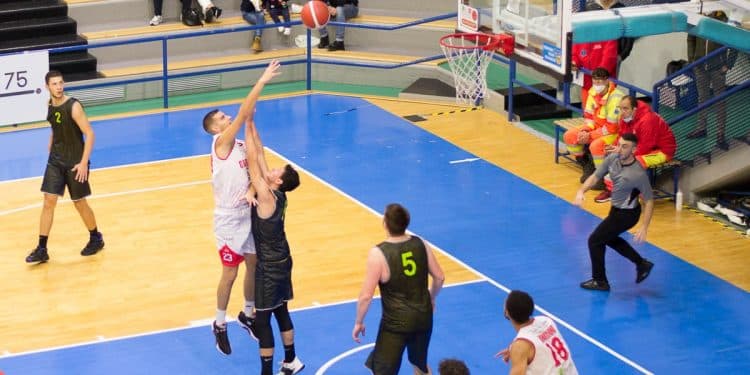 Valentino Basket Castellaneta, importante vittoria contro l’Adria Bari