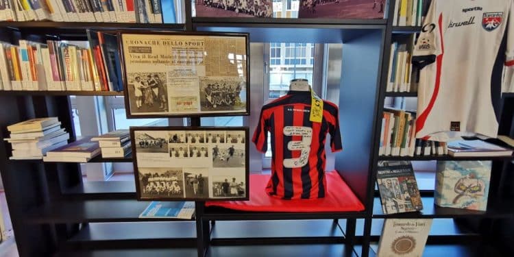 Taranto, la mostra dei cimeli al Museo del Taranto Calcio (la fotogallery)