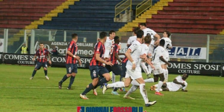 Taranto-ACR Messina 0-0, la cronaca: solo un punto che muove la classifica