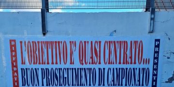 Taranto, tifosi: striscione di supporto fuori lo Iacovone