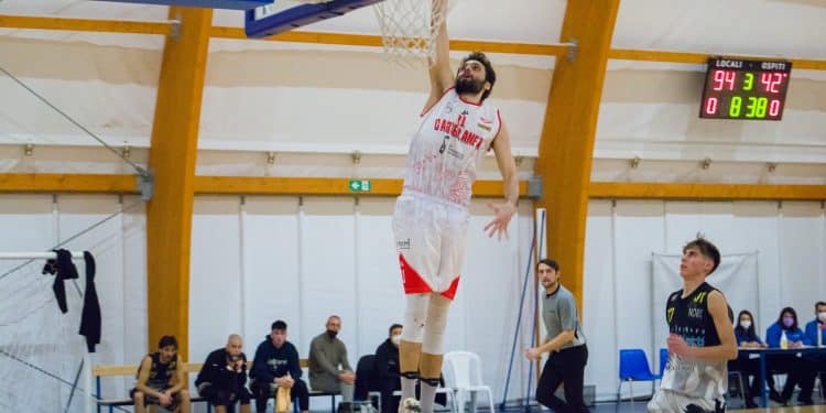 Valentino Basket Castellaneta, alle 18 sfida ad Ostuni