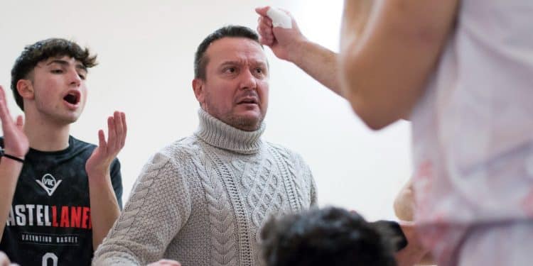 Valentino Basket Castellaneta, sfida alla Bisanum Viaggi Vieste