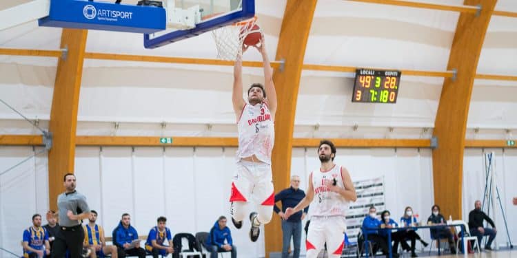 Valentino Basket Castellaneta, a Mola con gli uomini contati