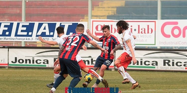 Taranto-Catanzaro 0-1, la fotogallery