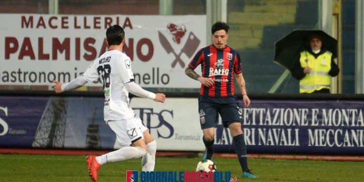 Taranto-Foggia 1-1, la cronaca: Saraniti risponde a Nicolao. Il derby finisce pari