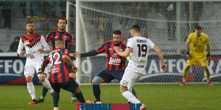 Taranto-Foggia 1-1, la cronaca: Saraniti risponde a Nicolao. Il derby finisce pari
