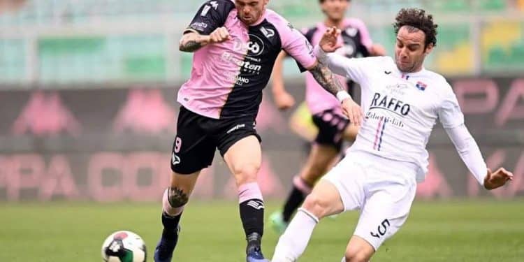Palermo-Taranto 5-2, le pagelle: squadra disastrosa. Zullo fuori fase, Benassai non contiene