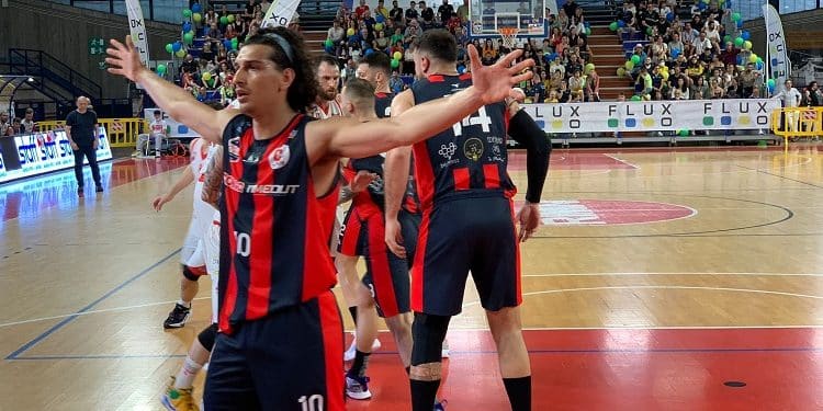Playoff, quarti gara 1: Rimini-CJ Basket 89-73: Taranto lotta ma cede