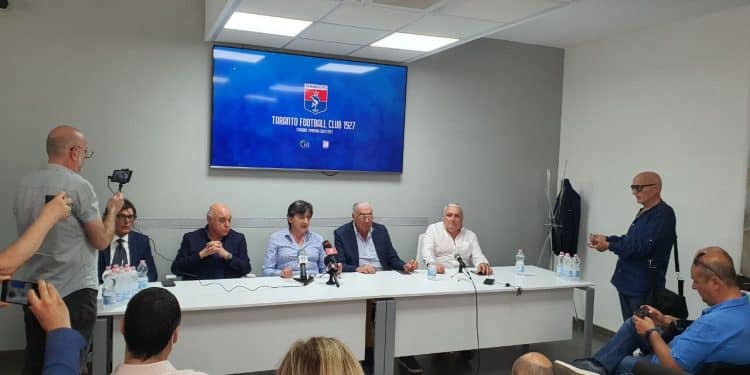 Taranto: presentato ufficialmente Nicola Dionisio, la fotogallery