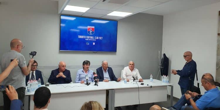 Taranto: presentato ufficialmente Nicola Dionisio, la fotogallery